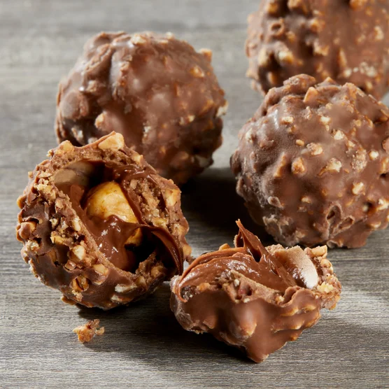 Ferrero Rocher, Milk Chocolate Hazelnut Candy, 21.2 oz, 48 Count - Image 5