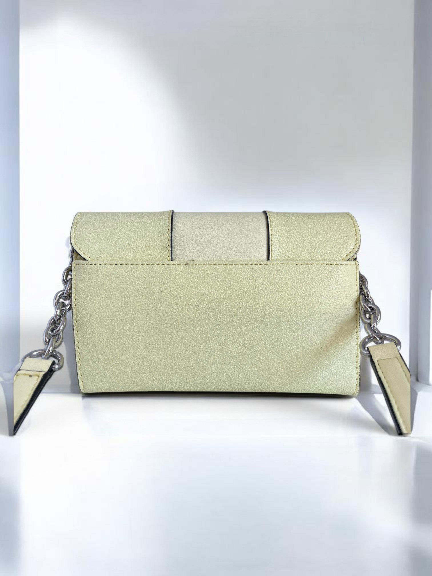 Calvin Klein Sling Wallet on a Chain Ajy Endive - Image 2