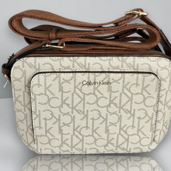 Calvin Klein Camera Bag Leather Van Vanilla