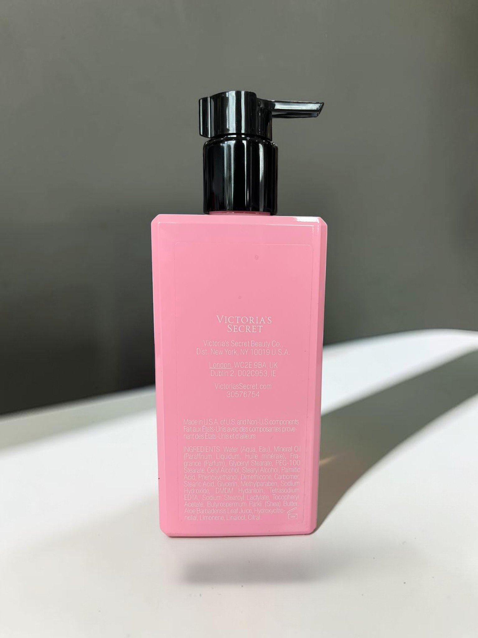 Victoria's Secret Bombshell Fine Fragrance Lotion 250mL (8.4 fl oz) - Image 2