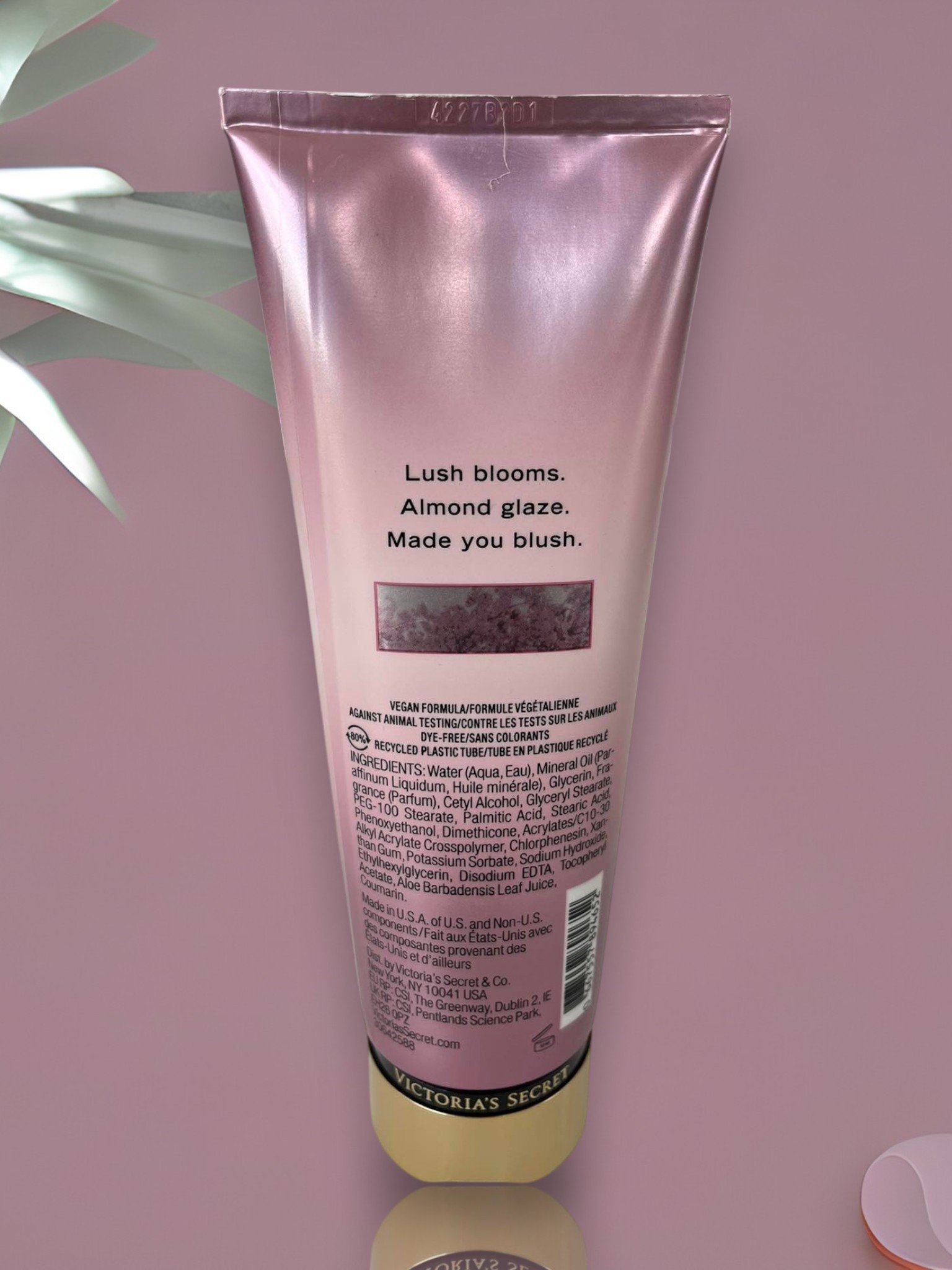 Victoria’s Secret Velvet Petals Fragrance Lotion 236mL 8 Fl Oz - Image 2