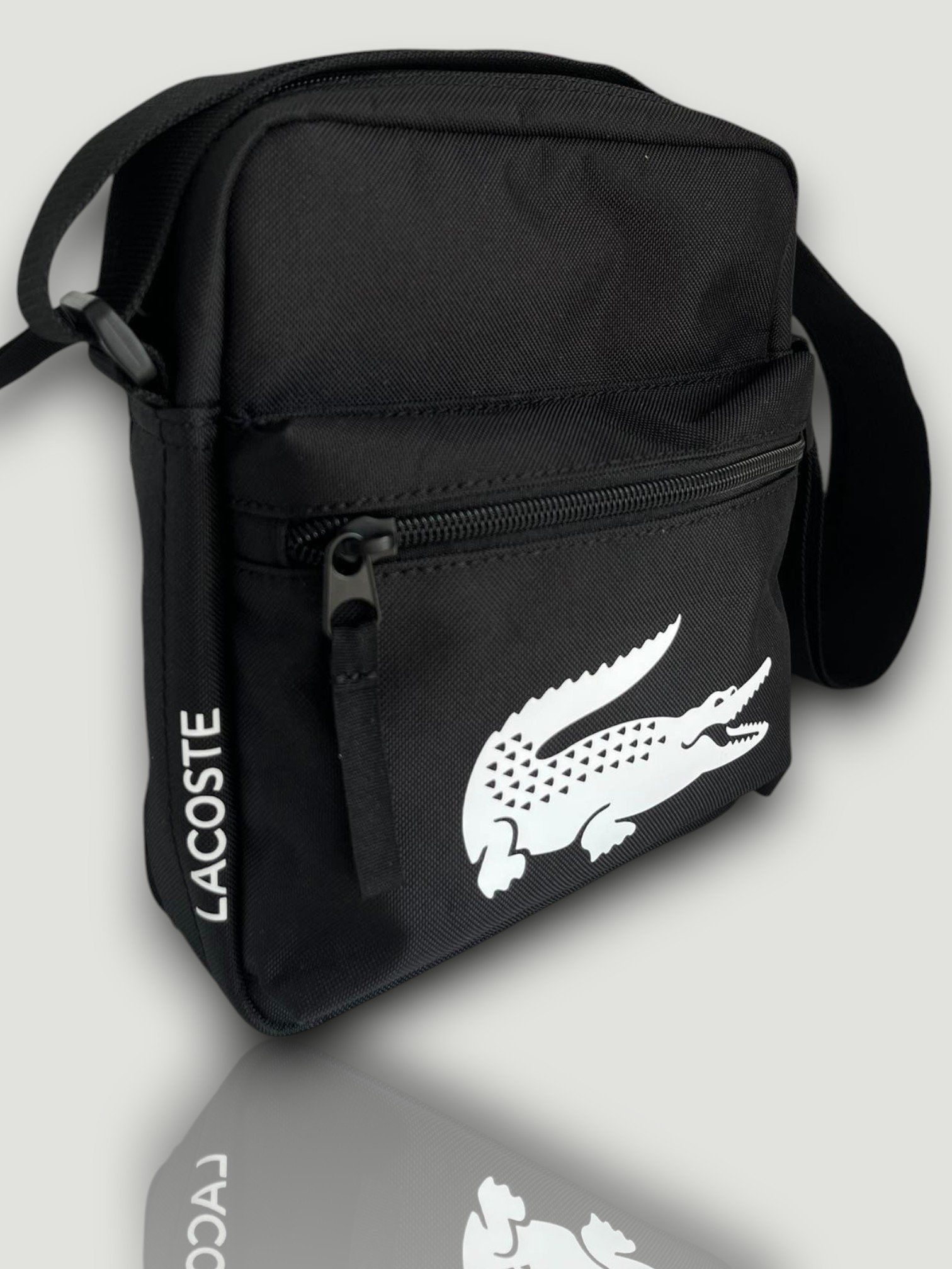 Lacoste Vertical Camera Bag Noir - Image 2