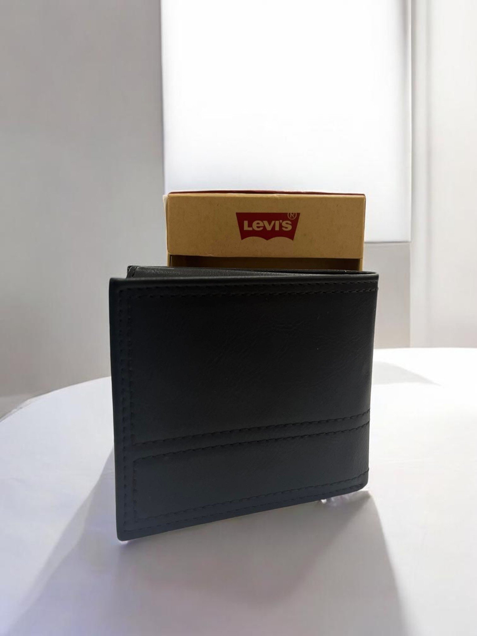 Levis Mens Bifold Brown Leather Wallet - Image 3