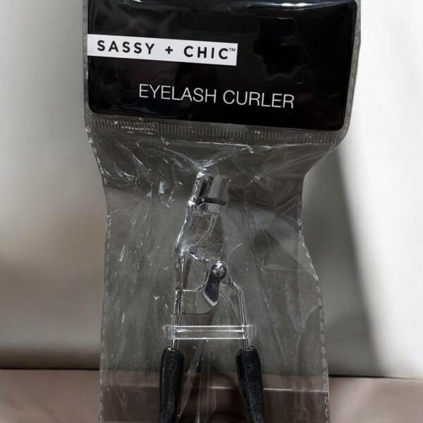 SASSY + CHIC EYELASH CURLER BLACK	SCLASHCURLR-561