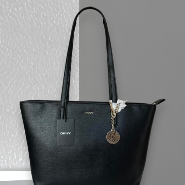DKNY Bryant Medium Sutton Leather Tote Bag R12AL014
