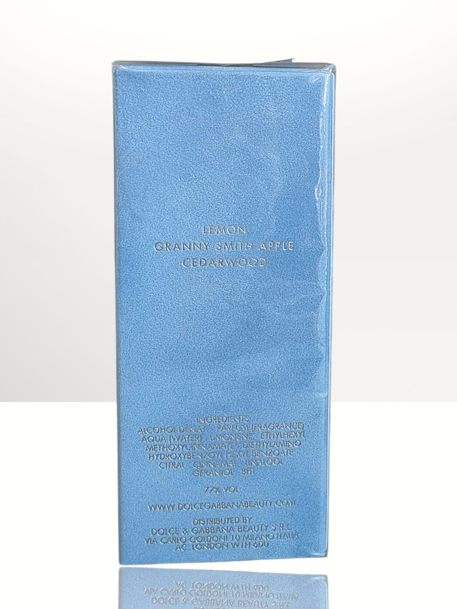 Dolce & Gabbana Light Blue Eau De Toilette 100mL 3.3 Fl Oz - Image 2