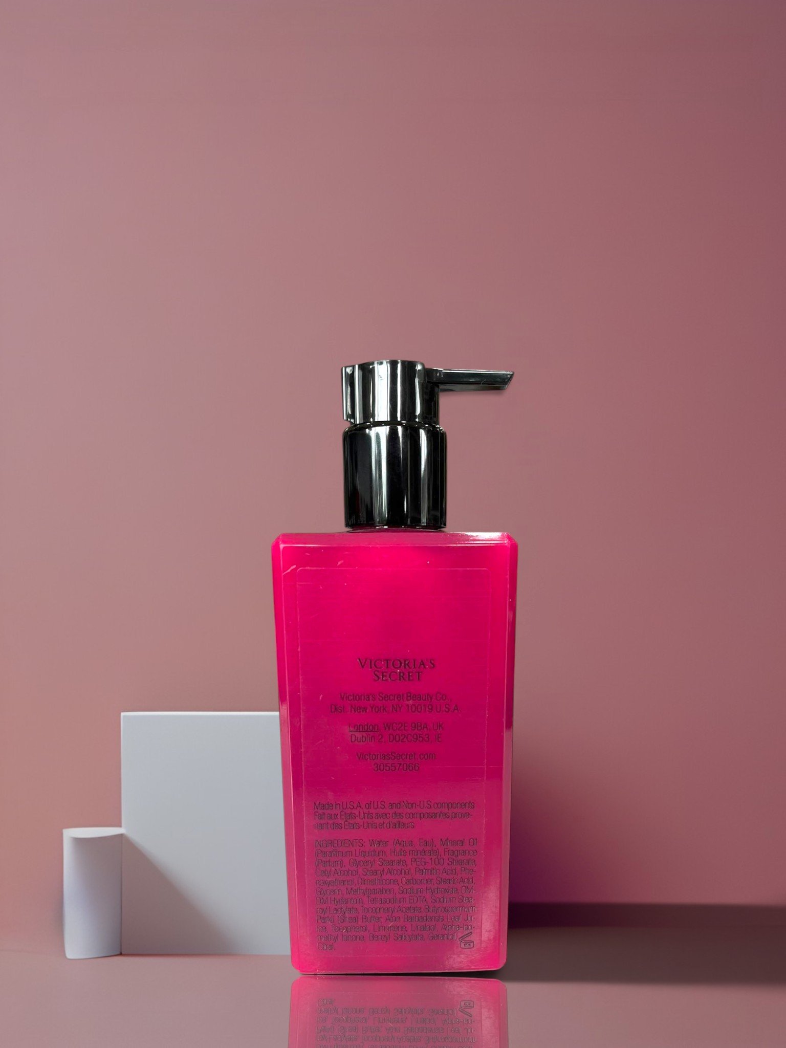 Victoria's Secret Bombshell Passion Fine Fragrance Lotion 250mL (8.4 fl oz) - Image 2