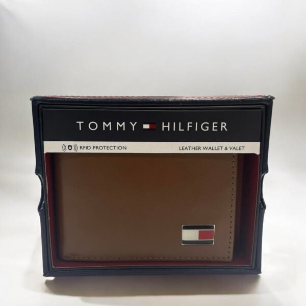 Tommy Hilfiger Men's Leather Bifold Wallet