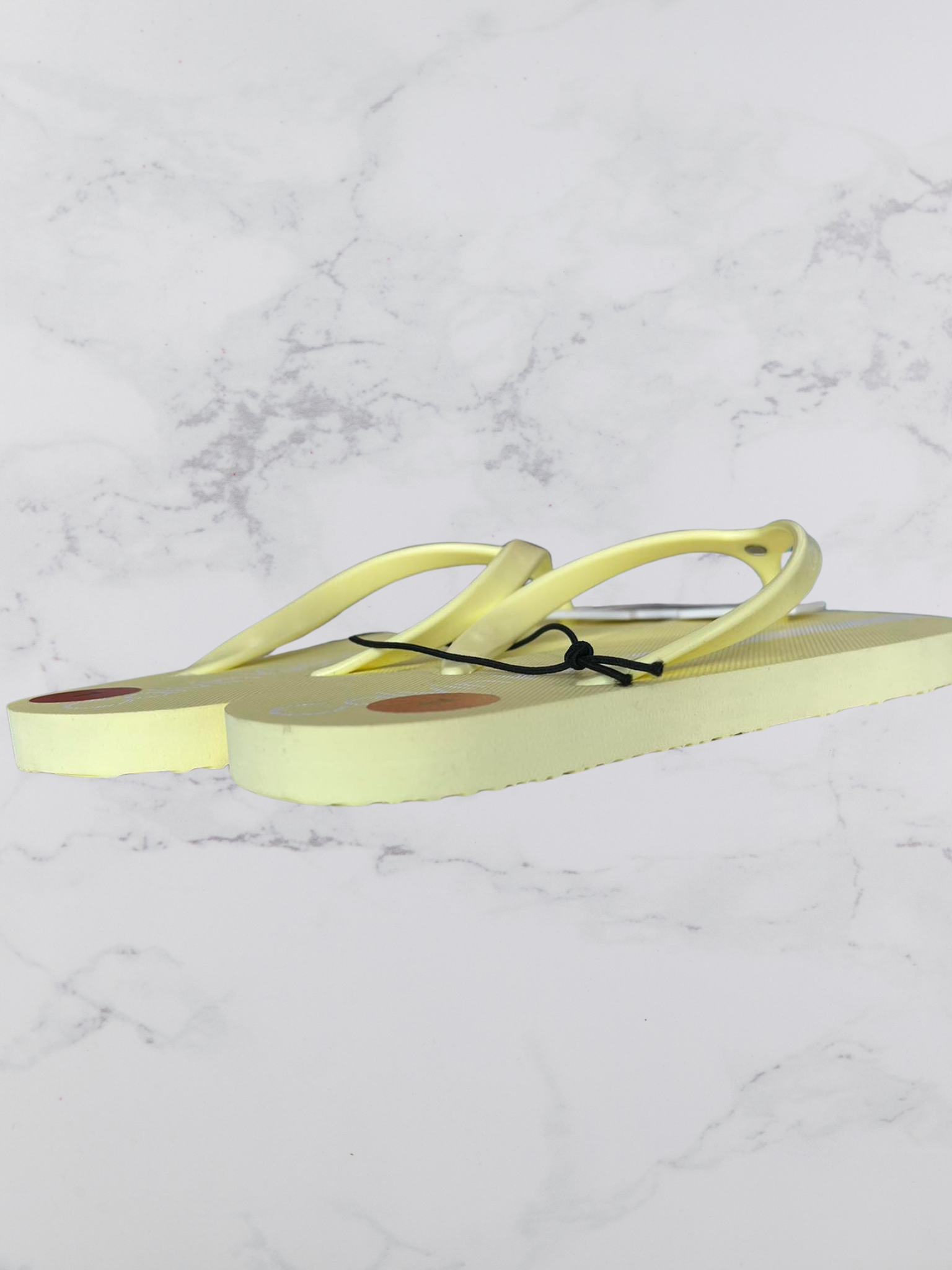 Calvin Klein Slipper Yellow Size 7 - Image 3