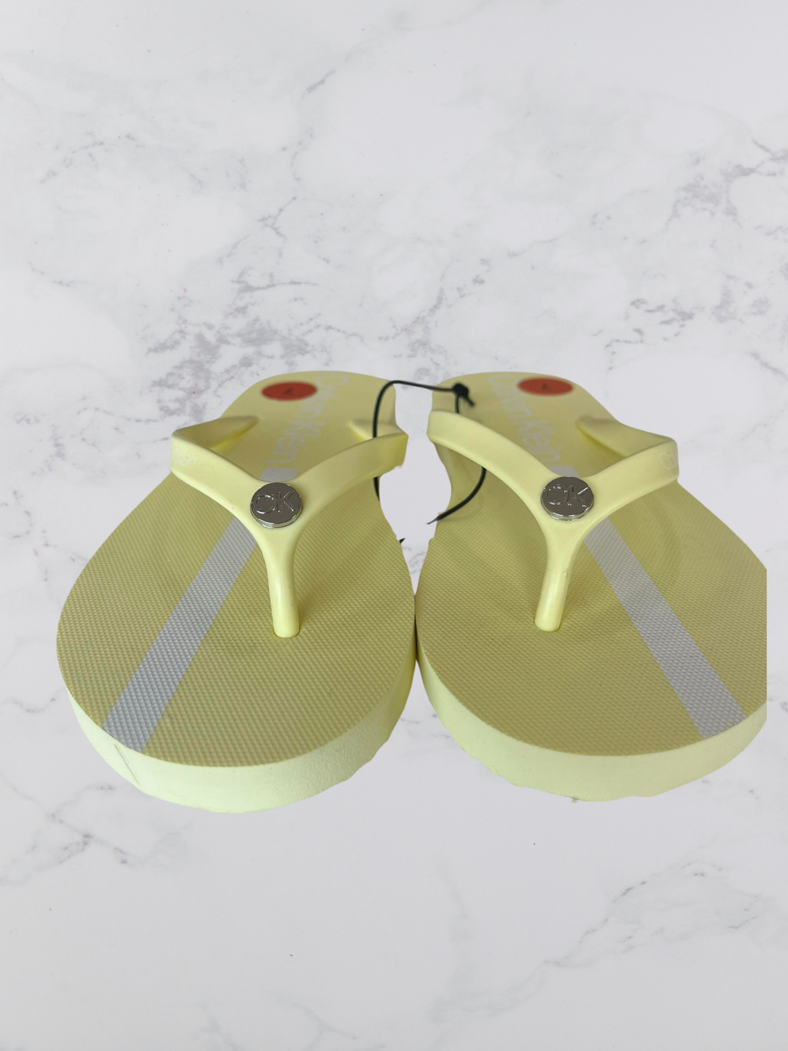 Calvin Klein Slipper Yellow Size 7 - Image 2