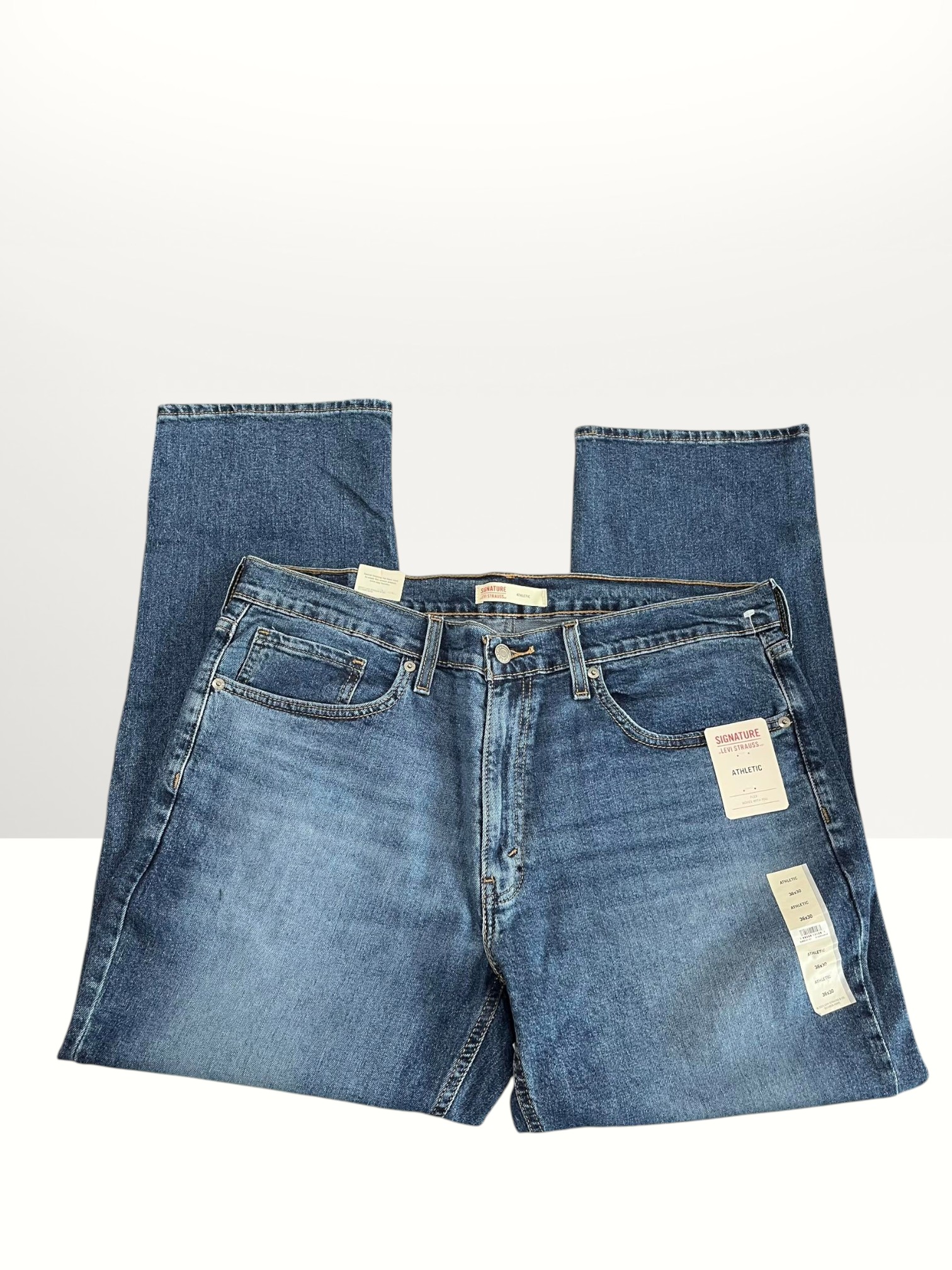 Signature by Levi Strauss & Co Men’s Athletic Fit Jeans 36x30 Item #2026 - Image 3