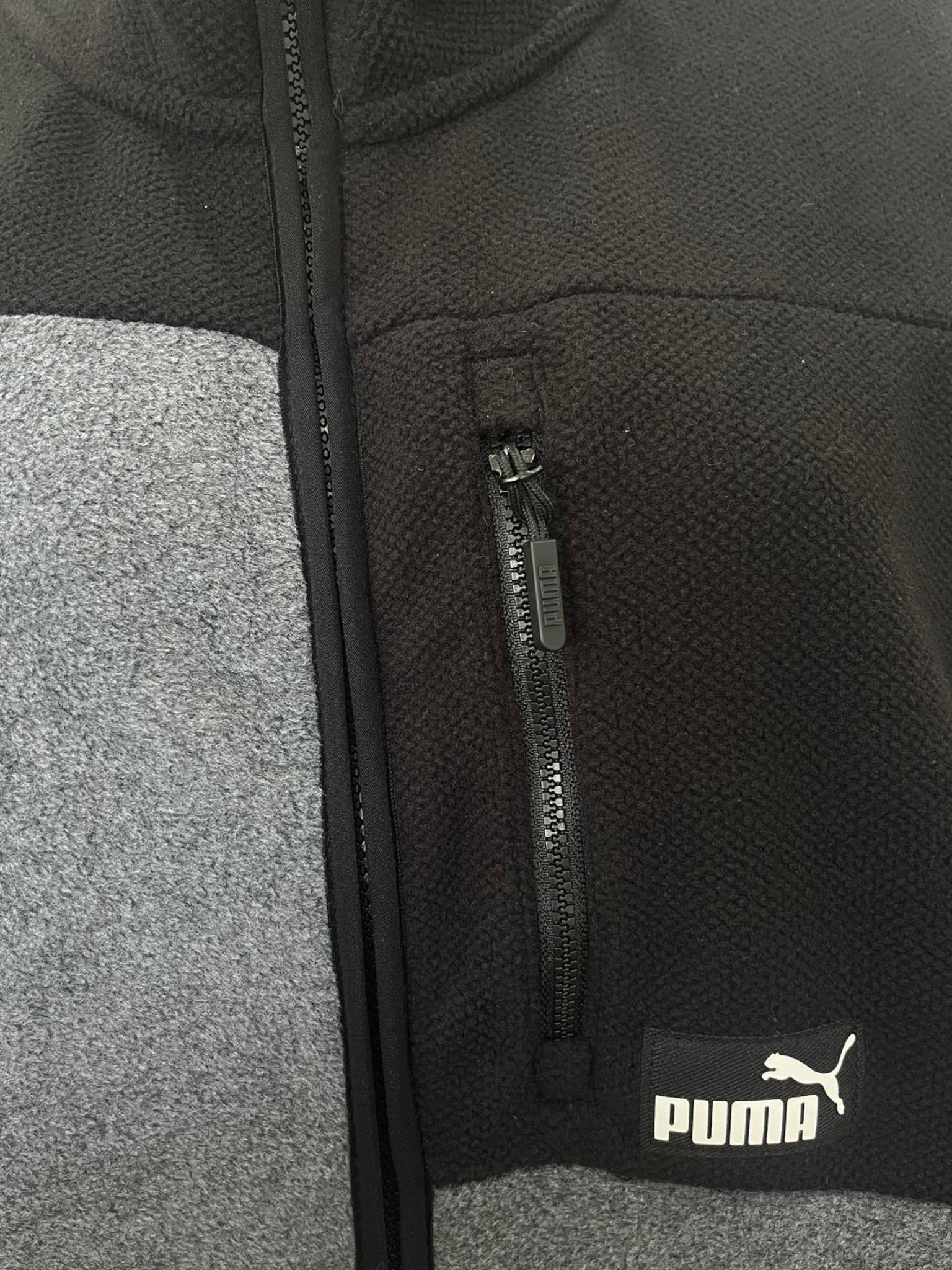 Puma Men's Polar Fleece Colorblocked Full-Zip Jacket Item #2076 - Image 4