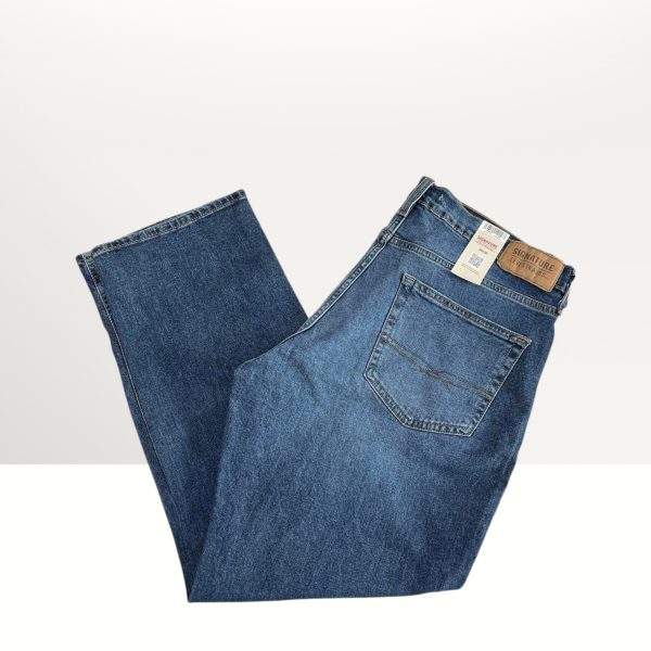 Signature by Levi Strauss & Co Men’s Athletic Fit Jeans 36x30 Item #2026