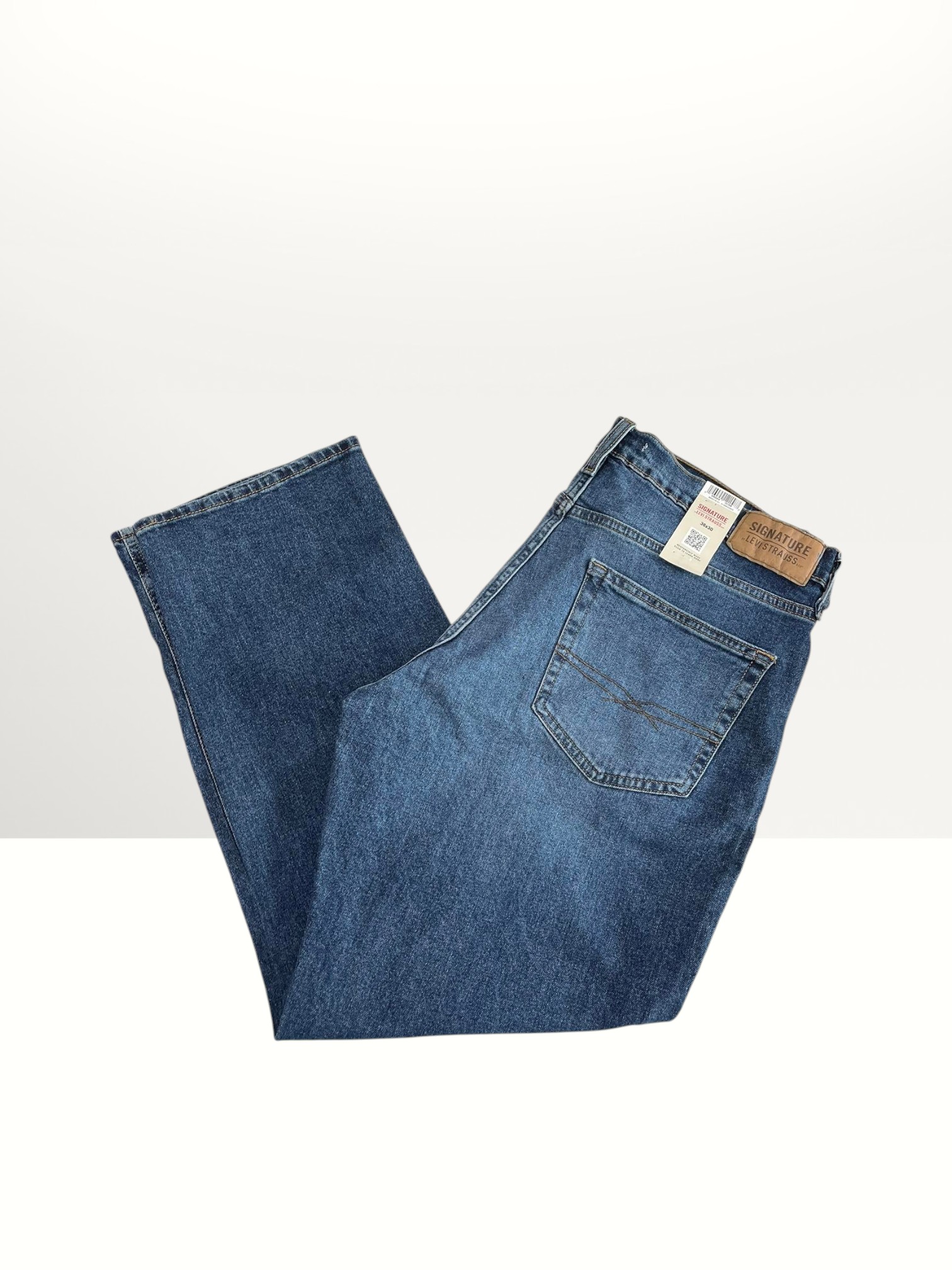Signature by Levi Strauss & Co Men’s Athletic Fit Jeans 36x30 Item #2026