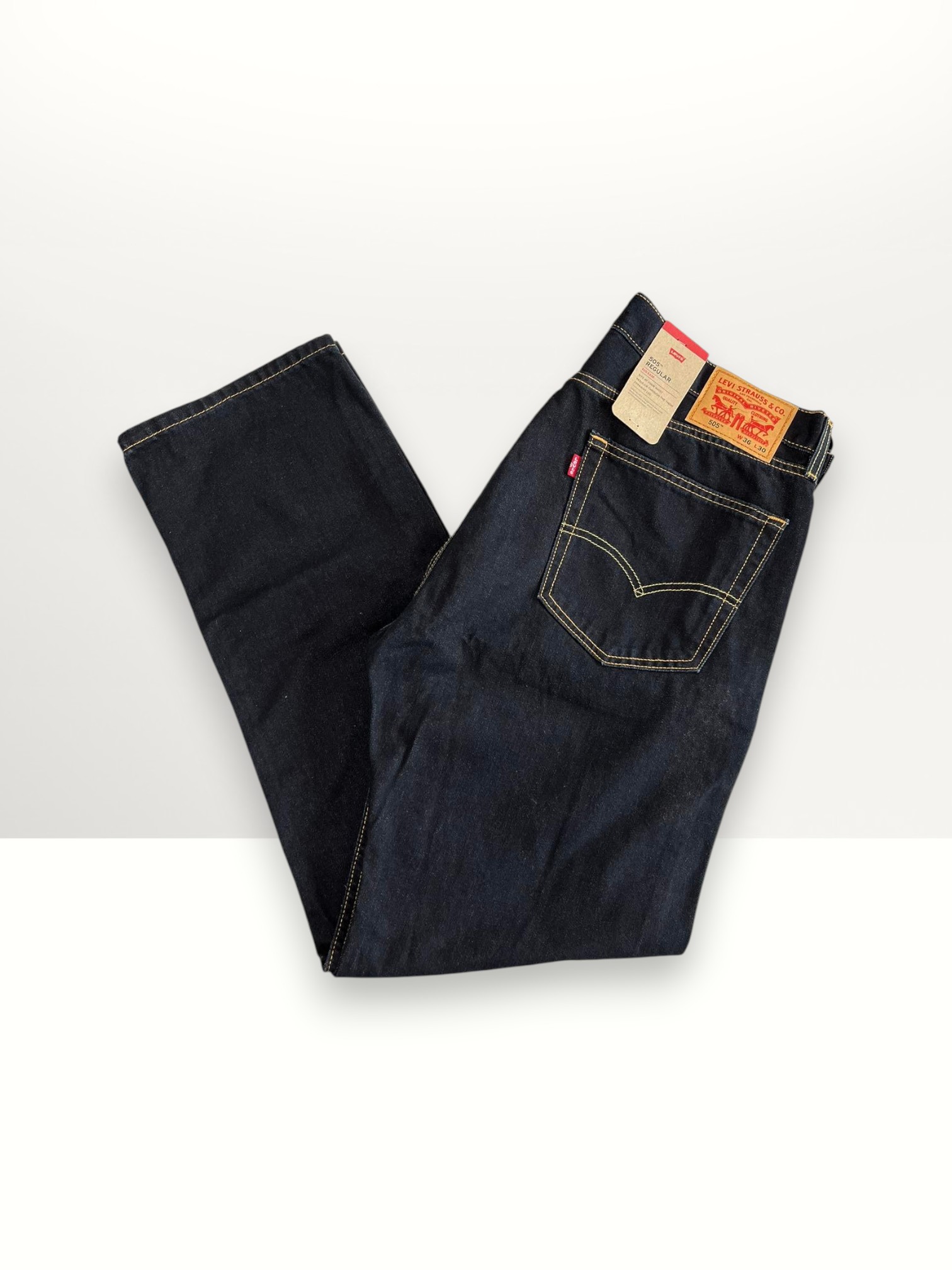 Levi's Men's 505 Regular Fit Jeans Item #2033