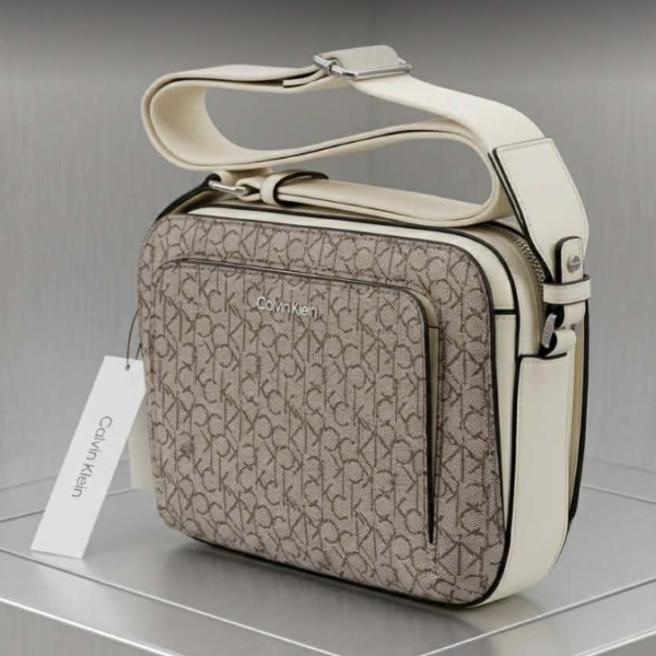 Calvin Klein Camera Bag Leather White