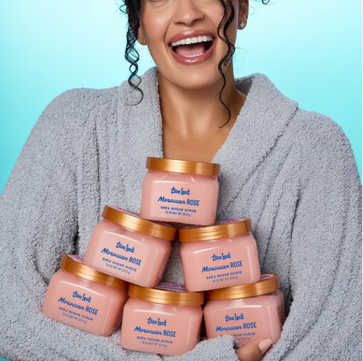 Tree Hut Shea Sugar Scrub Moroccan Rose, 18oz Item #3147 - Image 4